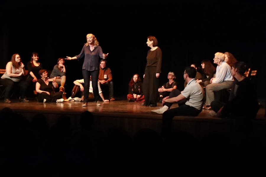 Conteurs de la Compagnie La Création Continue! posant pour le festival Les Contes et Nous